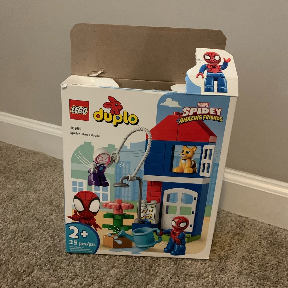 Spidey and his amazing friends Lego Duplo kit